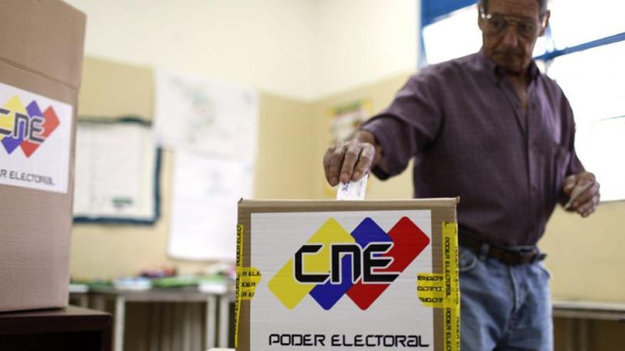 Según el CNE hubo una participación del 61,14% del padrón electoral. (@PSUV)