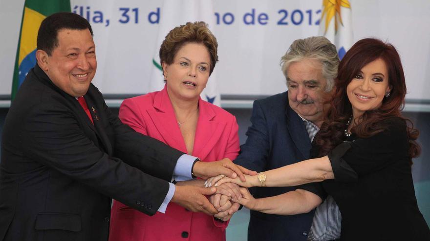 Los lÃ­deres de izquierda, Hugo ChÃ¡vez, Dilma Rousseff, JosÃ© Mujica y Cristina FernÃ¡ndez fueron los grandes impulsores de Unasur. (Twitter) 