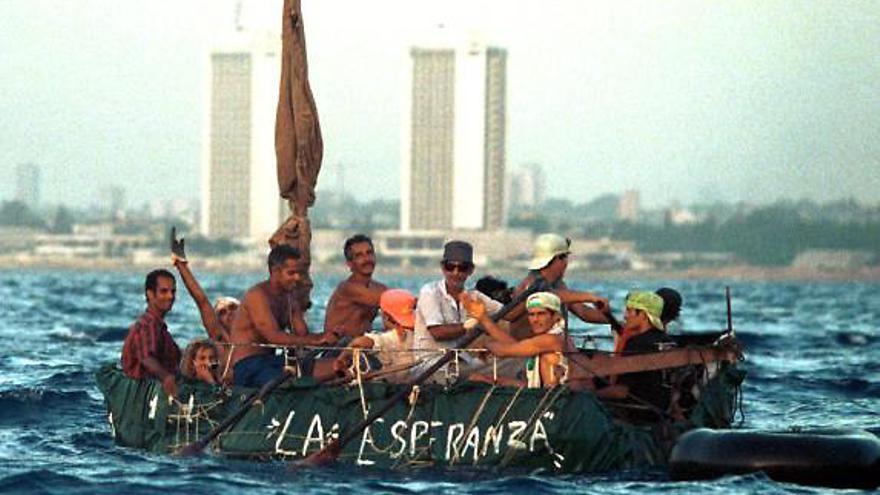 El pasado año fiscal, entre el 1 de octubre de 2015 y el 30 de septiembre de 2016, un total de 7.411 cubanos fueron interceptados en el mar por la Guardia Costera. (Archivo)