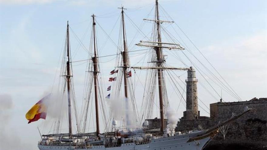 El buque escuela español 'Juan Sebastián Elcano' se despide de Cuba - 14ymedio.com