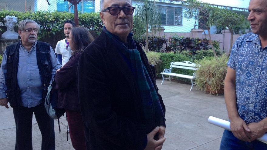 Abbas Kiarostami recibe el premio Tomás Gutiérrez Alea en la UNEAC. (14ymedio)