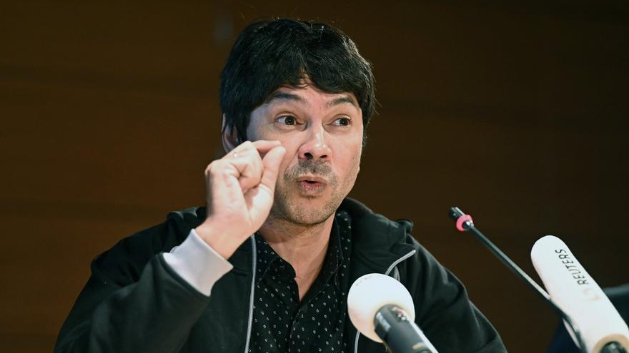 Yunior García Aguilera, en la rueda de prensa que ofreció el pasado jueves en el Centro Cultural Galileo de Madrid. (EFE/Fernando Villar)