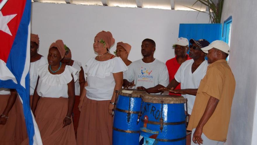 Toque de tambor en el Cabildo de los Congos de Santa Isabel de las Lajas. (Trabajadores)