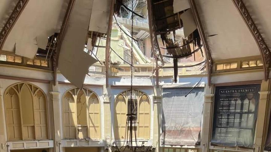 Estado del templo de El Calvario tras la explosión del hotel Saratoga. (Facebook/Adiel González Maimó)