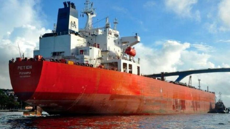 Carlos Vecchio aseguró que durante la primera mitad de 2020, el régimen de Maduro envió 33 buques tanqueros a Cuba. (AlNavio)