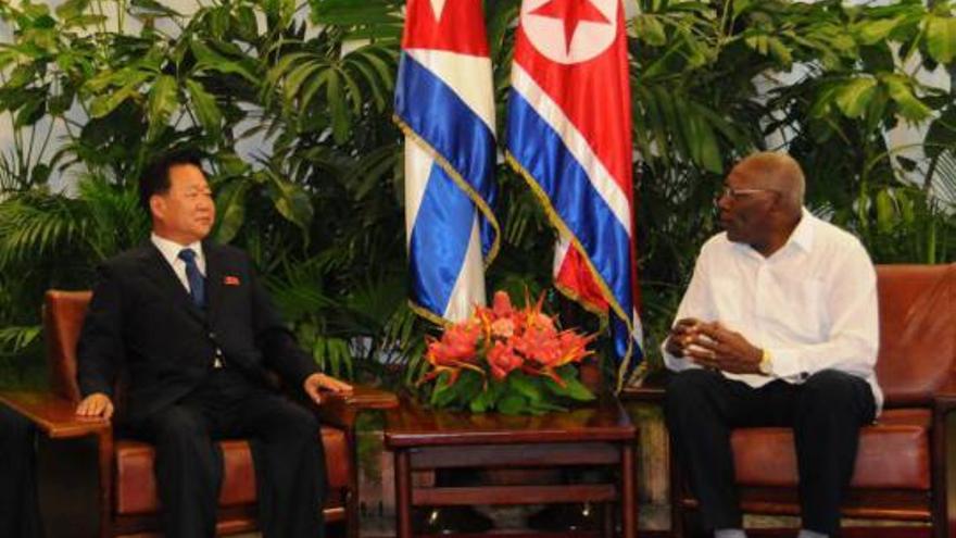 Choe Ryong-hae, considerado el número tres del régimen norcoreano, efectúa una visita de trabajo a Cuba, a donde ha viajado en varias ocasiones. (MINREX)