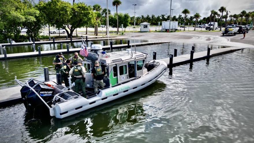 La medida pretende "reforzar la patrulla marina de la Comisión de Conservación de Vida Silvestre y Pesca de Florida para apoyar las interceptaciones". (Twitter/Chief Patrol Agent Walter N. Slosar)