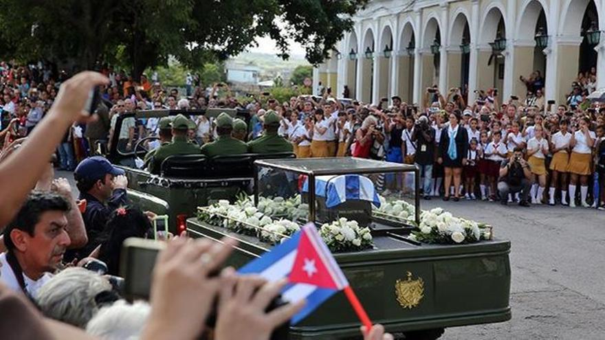 Comitiva fúnebre que transporta los restos de Fidel Castro. (EFE)