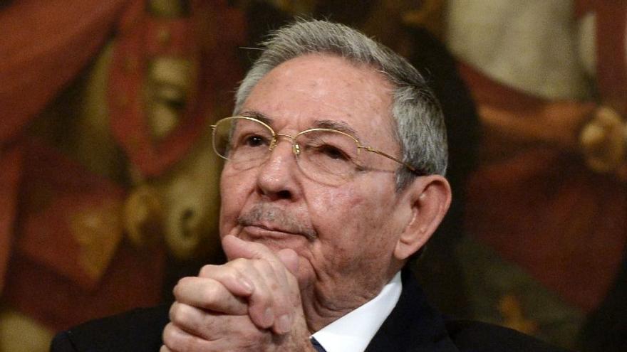 Raúl Castro, expresidente de los Consejos de Estado y de Ministros, mantiene el control sobre el Partido Comunista. (Twitter)