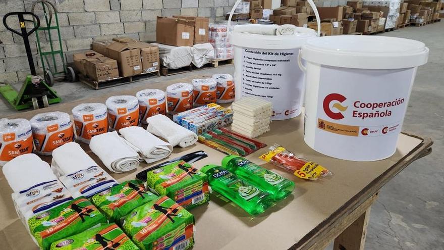 Contenido de los kits higiénicos que incluye el cargamento humanitario enviado por la Aecid a Cuba. (Aecid Panamá)