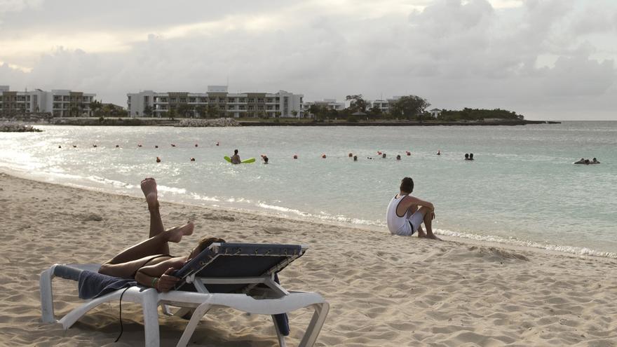 Costear un viaje a la playa o una estancia en un hotel durante las vacaciones escolares es prácticamente imposible para muchas familias cubanas. (G. Lau)