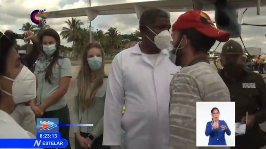 Cubanos deportados por Bahamas llegando a La Habana. (Captura)
