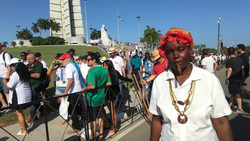 Algunos se presentaron en el desfile con atuendos afrocubanos. (14ymedio)
