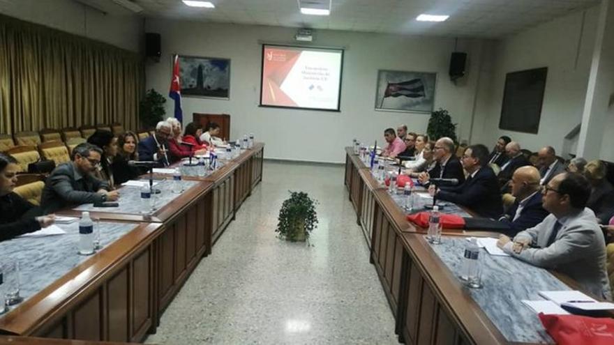 La reunión, celebrada este miércoles en el marco del Diálogo Político Cuba-UE, tuvo un ambiente abierto y franco, según ambas partes, que valoraron positivamente el encuentro. (Twitter/Minrex)