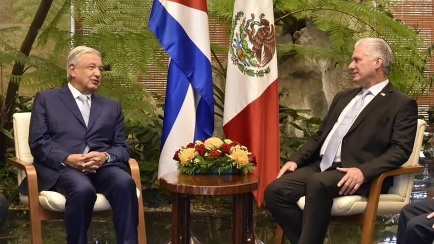 Miguel Díaz-Canel junto al mandatario mexicano Andrés Manuel López Obrador en el Palacio de la Revolución en La Habana. (Presidencia Cuba/Twitter)