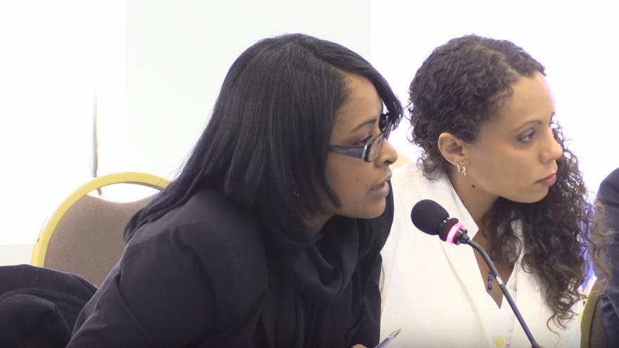 La abogada Laritza Diversent (izquierda) junto a la activista Kirenia Yalit durante una presentación en la Comisión Interamericana de Derechos Humanos. (Youtube)