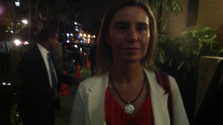 Federica Mogherini, a la salida de la conferencia de prensa donde no dejaron entrar a reportero de 14ymedio