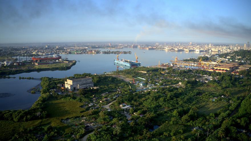 En la esquina inferior izquierda, la Frank País, al otro lado de la ciudad y la bahía de La Habana. (Naturaleza Secreta)