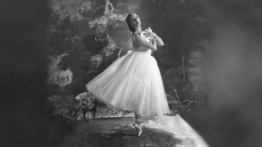 Alicia Alonso en 'Giselle' durante una presentación de los años 40. (American Ballet Theatre/Cecil Beaton)