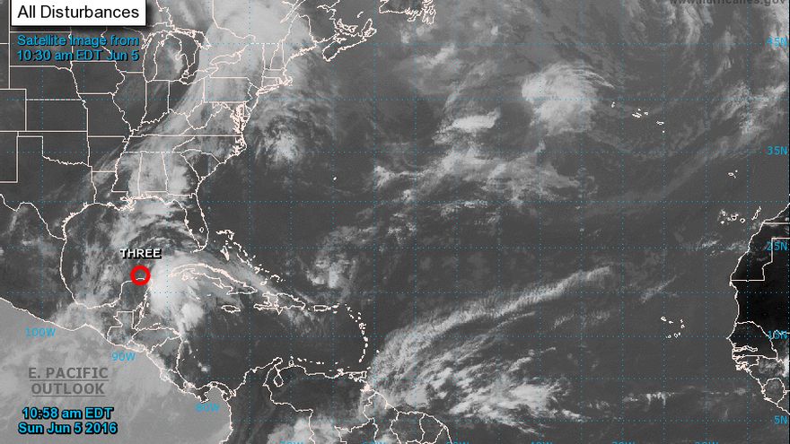 Imagen de satélite (National Hurricane Center)