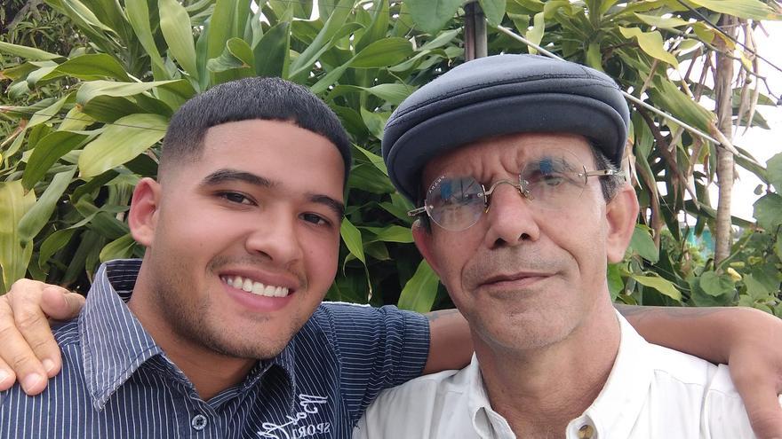 Jorge Fernández Era con su hijo Eduardo Luis. (Facebook)