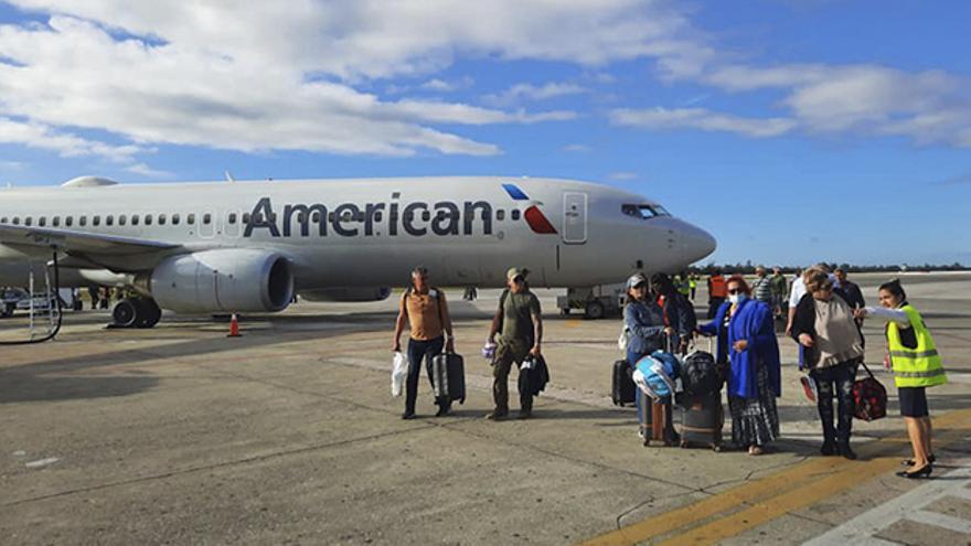 Llegada del Boeing 737-800 de American Airlines a la provincia de Villa Clara. (Aeropuerto Abel Santamaría)