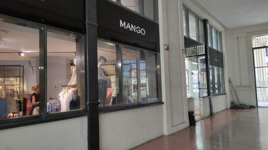 Mango, situada en la lujosa Manzana de Gómez, en La Habana, es una de las pocas textiles españolas presente en Cuba. (14ymedio)