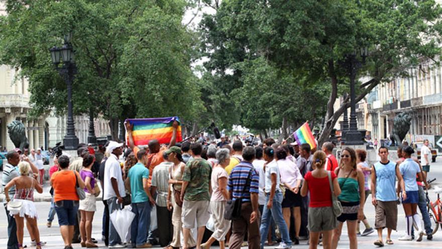 Marcha de Orgullo LGBTI en el Paseo del Prado de La Habana en 2011 (O. Pardo)
