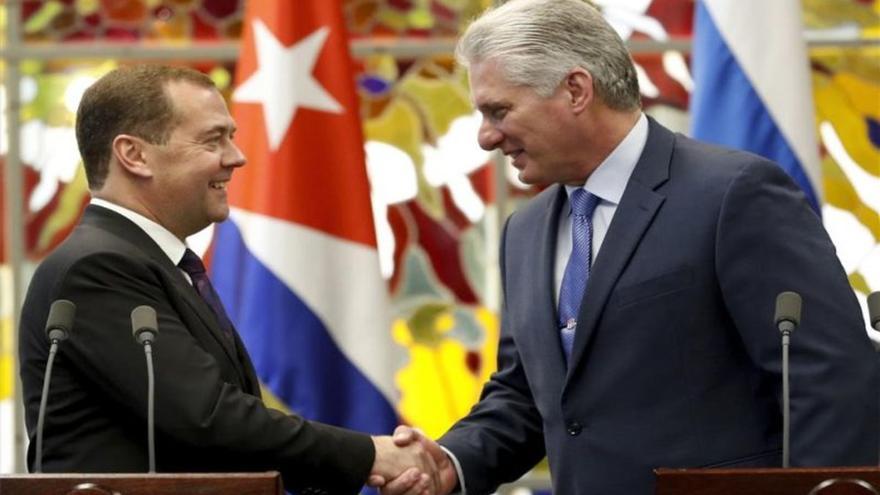Durante la visita de Medvédev, Díaz-Canel aprovechó para anunciar que visitará Rusia a finales de este mes. (EFE)