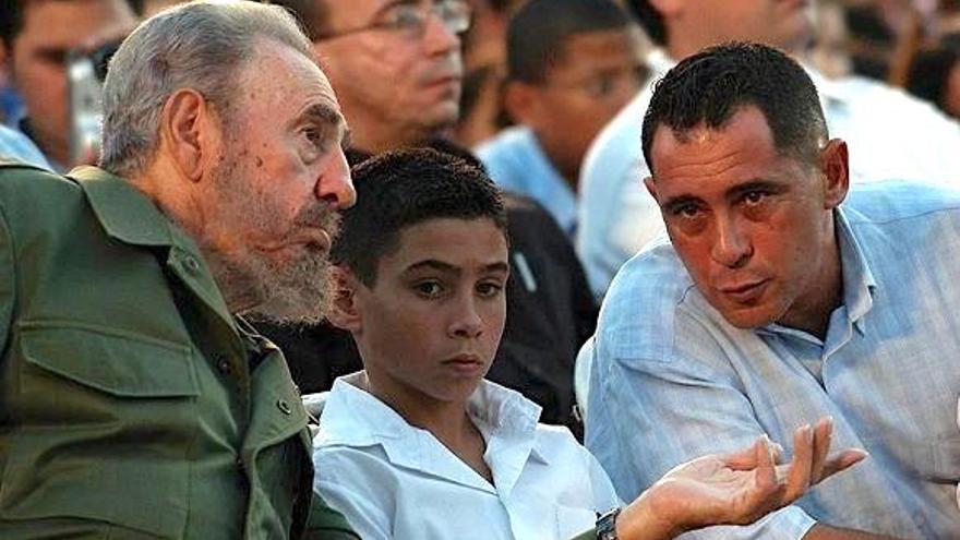 Su padre, Juan Miguel González, también ocupó un lugar en el Parlamento. Elián ve esta “coincidencia” como otra responsabilidad con Fidel Castro. (Cubadebate)
