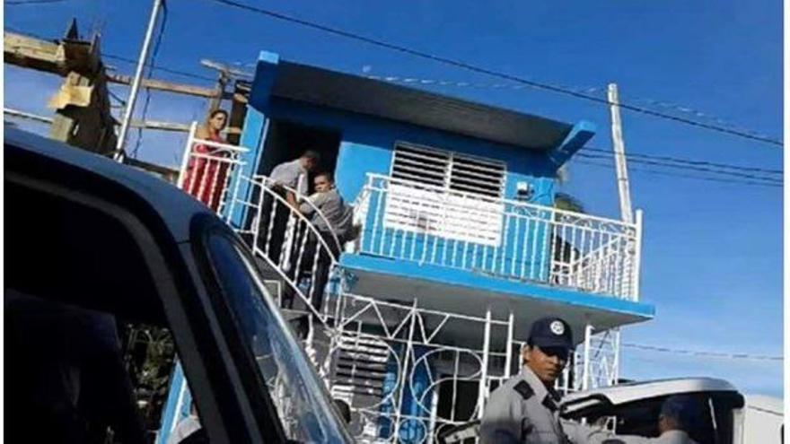 La Policía durante un asalto a la sede de Unpacu. (Archivo Unpacu)