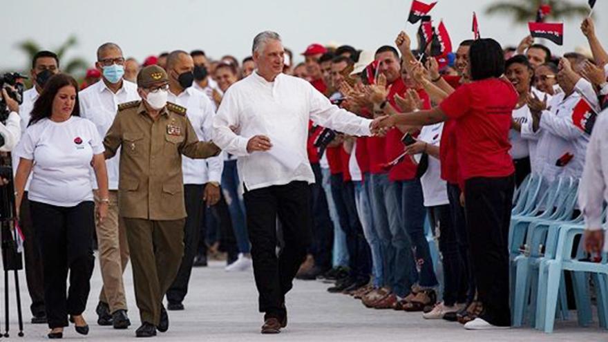 Raúl Castro llegó al evento de 26 de julio a Cienfuegos. (Cubadebate)