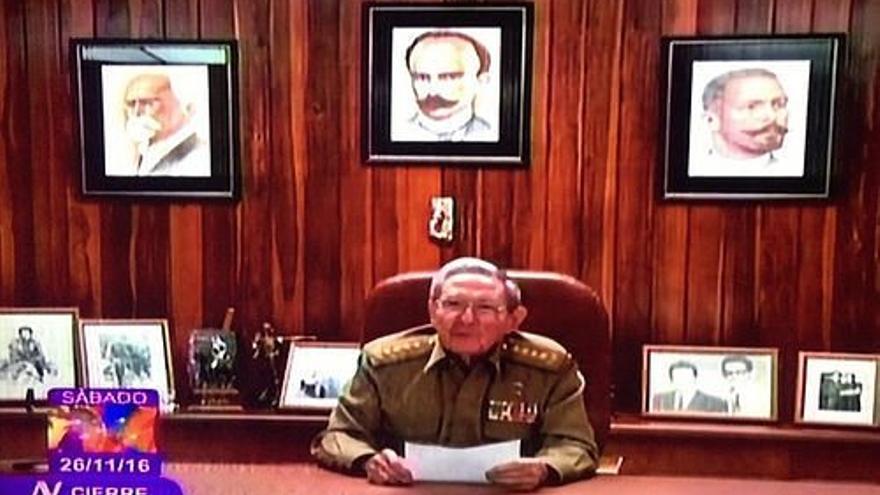 Raúl Castro frente a la televisión nacional
