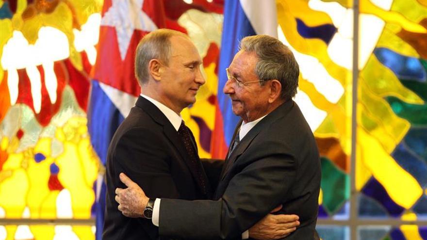 RaÃºl Castro y Vladimir Putin en el Palacio de la RevoluciÃ³n. (EFE/Alejandro Ernesto)