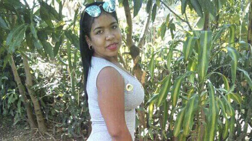 Yadira Sueiro Pérez, de 22 años, murió en un hospital en Santiago de Cuba después de ser atacada con un machete por su expareja. (Facebook)