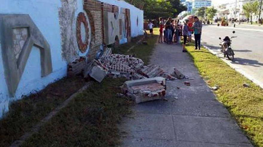 El muro artístico que se derrumbó es una creación de Alexander Hernández Chang. (Facebook)