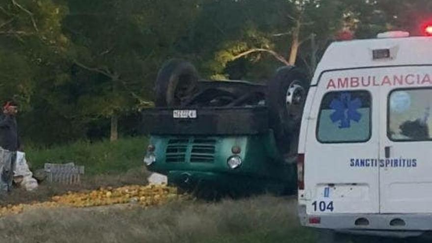 Al menos un fallecido en un choque entre un taxi y un camión en Sancti Spíritus