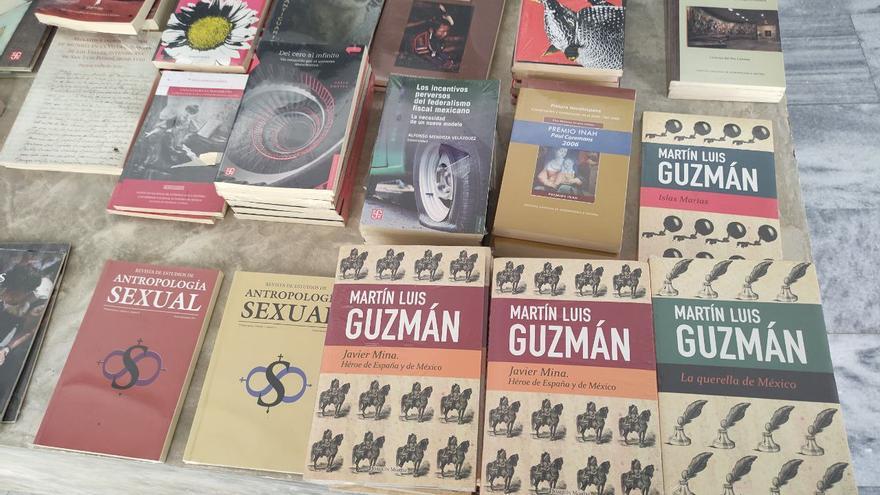 Se desconoce a qué artificio legal está recurriendo el director del Fondo para vender estos libros en La Habana. (14ymedio)
