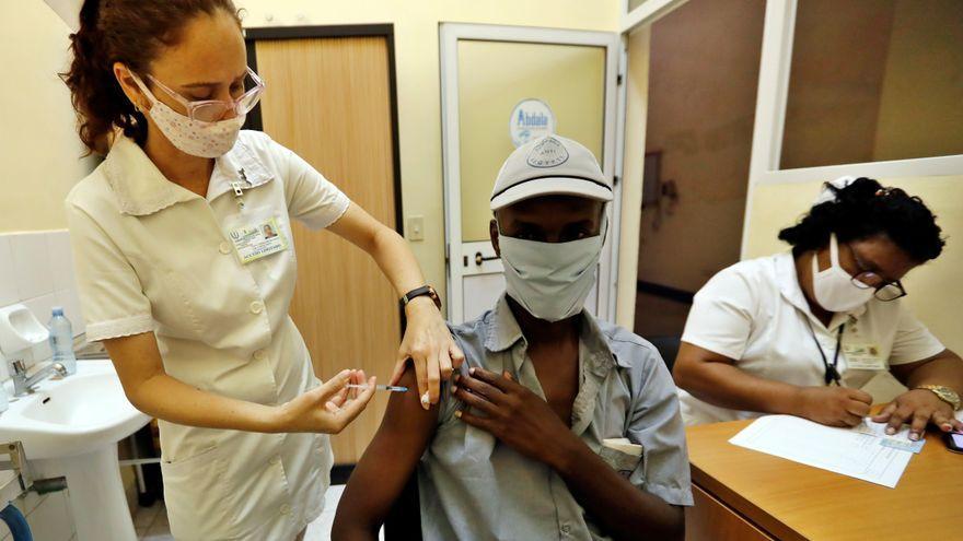 El nivel de inmunización en La Habana es, actualmente, del 63,8%, frente al del resto de la Isla, con un 25,3%. (EFE)