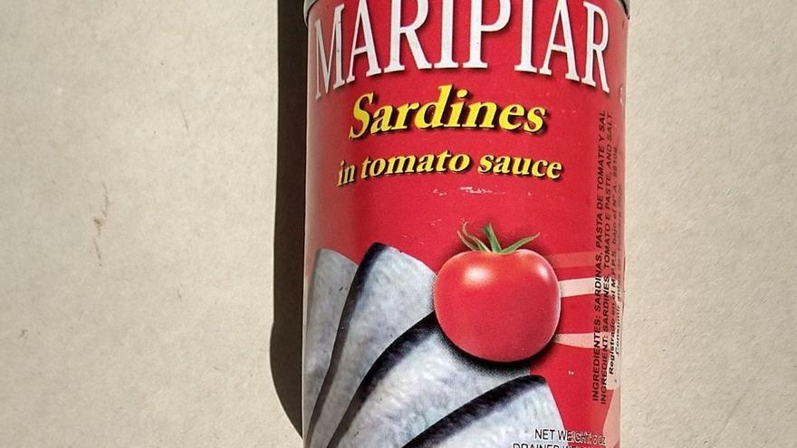 El 'módulo' también incluye sardinas enlatadas venezolanas. (14ymedio)