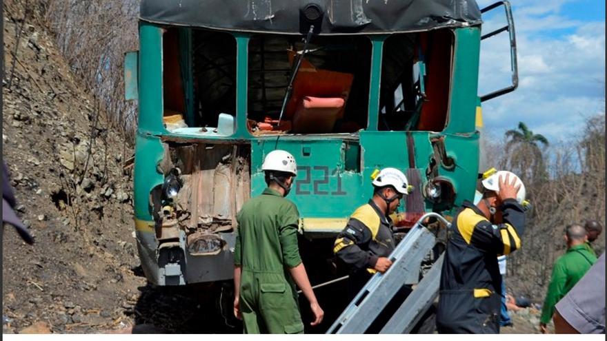 El periódico local ‘Escambray’ mostró en su cuenta de Twitter imágenes del accidente ferroviario. 