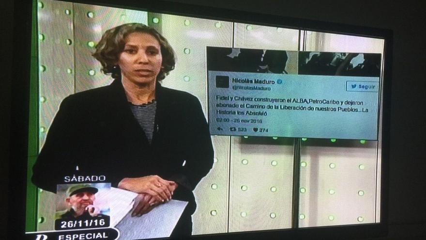 En la televisión nacional, una locutora vestida de negro habla sobre la muerte de Fidel Castro. (14ymedio)