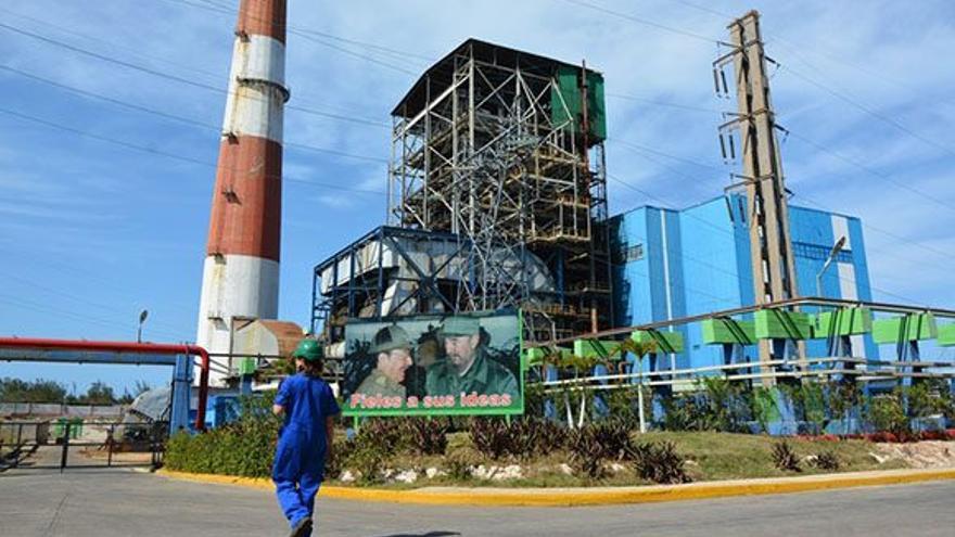La termoeléctrica Antonio Guiteras, la más importante de Cuba, sigue fuera de servicio. (ACN)