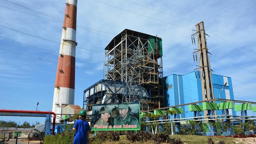La termoeléctrica Antonio Guiteras además de ser la mayor productora de electricidad de Cuba, está considerada por las autoridades como "la más eficiente". (Cubadebate)