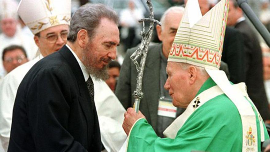 Fidel Castro y el papa Juan Pablo II. (14ymedio)