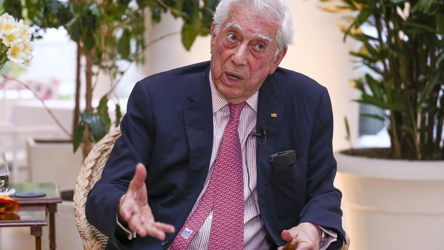 El escritor hispano-peruano y premio Nobel de Lliteratura Mario Vargas Llosa. (EFE/José Jácome)