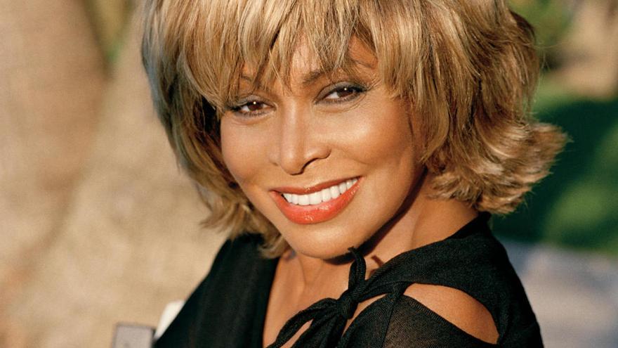 La cantante Tina Turner en una foto promocional de su álbum recopilatorio 'All The Best', en 2005. (EFE/Stg/Archivo)