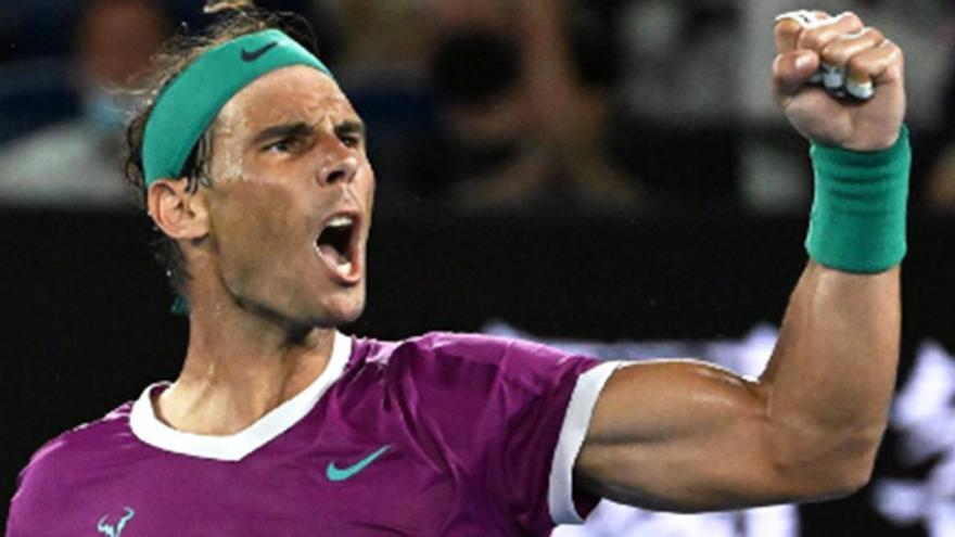 Con su título ATP, Rafa Nadal, número 90, deshace el empate a 20 que desde 2021 reinaba entre él, el suizo Roger Federer y el serbio Novak Djokovic. (Europa Press)