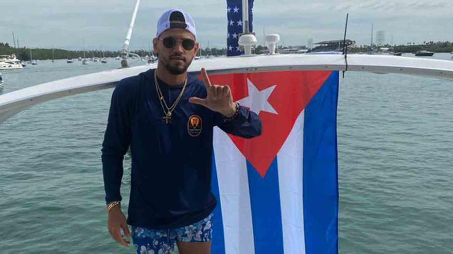 The Cuban regime prohibits boxer Robeisy Ramírez from using the anthem and flag in Japan