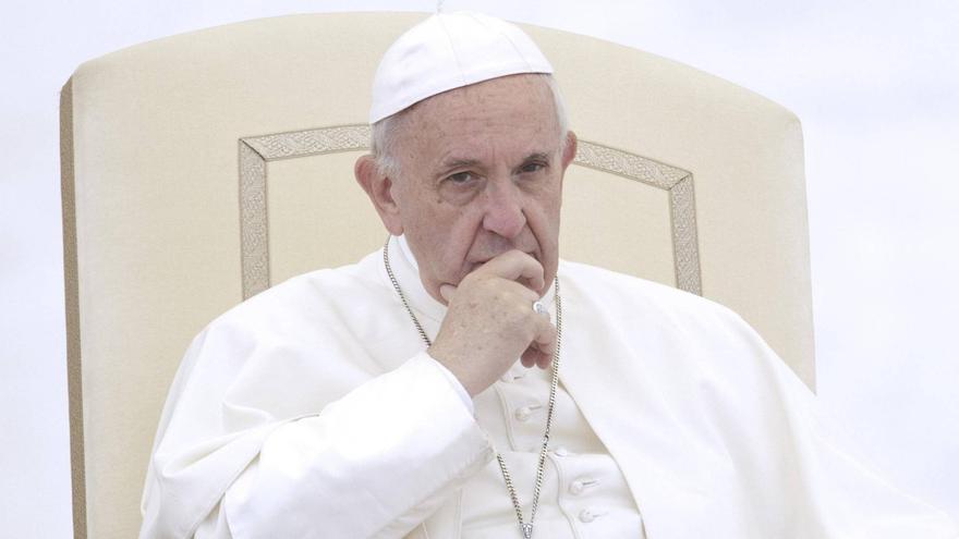 No es la primera vez que el papa se refiere tras el rezo del Ángelus a la situación en Venezuela, pues el pasado 2 de abril hizo un llamamiento a evitar "toda violencia" y abogó por buscar "soluciones políticas" en el país. (EFE)